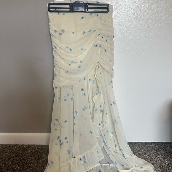 Flynn Skye Ruffled skirt and crop - Picture 2 of 3